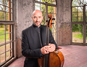 El chelista Johannes Krebs.