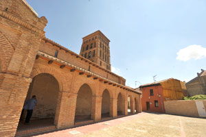 La iglesia de San Lorenzo, cuya construcción en ladrillo data entre los siglos XII y XIV. | DANIEL MARTÍN
