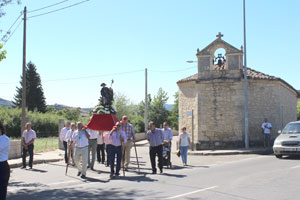San Roque volvió a ser procesionado desde su ermita hasta la iglesia de San Pedro. | ALFREDO HURTADO