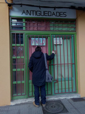 Tienda de antigüedades de la calle Cantareros. | BRUNO MARCOS