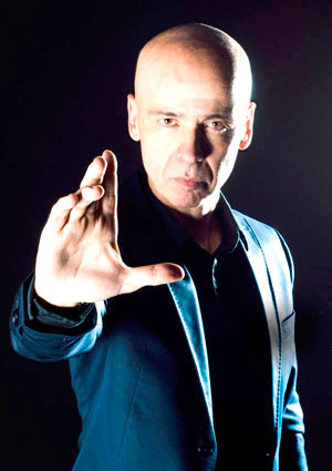 El hipnotizador y mentalista Toni Pons protagonizará la gala unipersonal con dos pases del espectáculo 'Tu otro yo'.