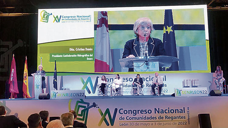 Cristina Danés en el Congreso Nacional de Comunidades de Regantes. | ICAL