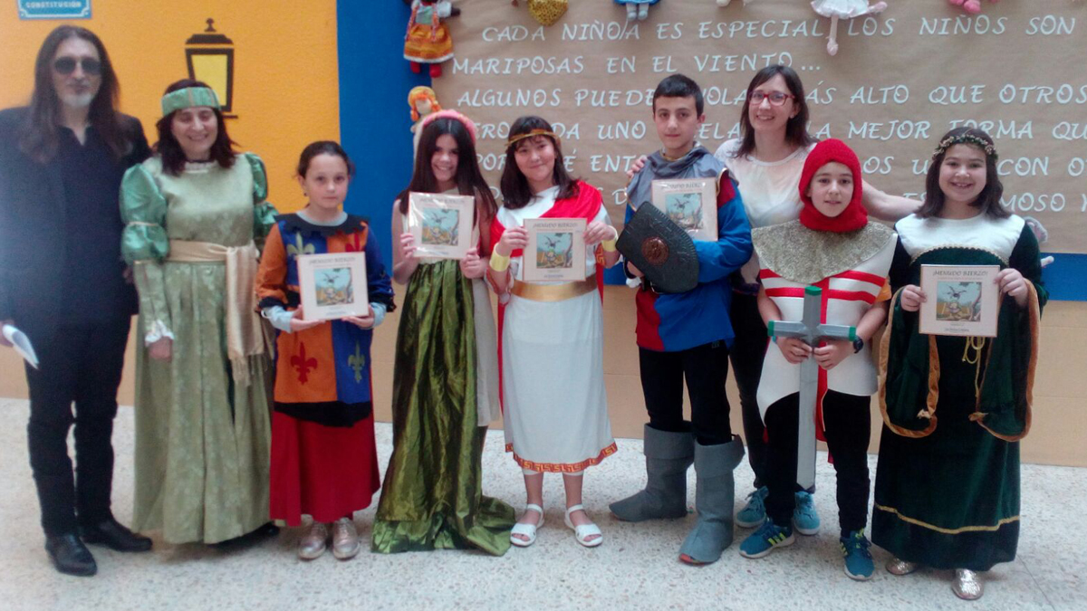 Los niños de 6º, disfrazados de personajes históricos bercianos.