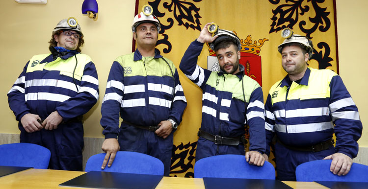 Los mineros vuelven a cortar la N-630 en señal de protesta