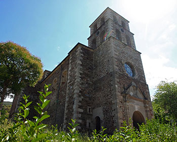 Iglesia de Santa Columba de Villar de los Barrios, en el municipio de Ponferrada, el quinto de los templos de la 'Ruta de las cinco iglesias'. | C.S.