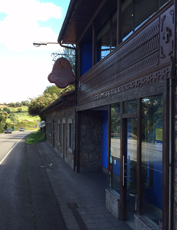 Fachada de Casa Gerardo, en la localidad asturiana de Prendes (Carreño). | S.M.