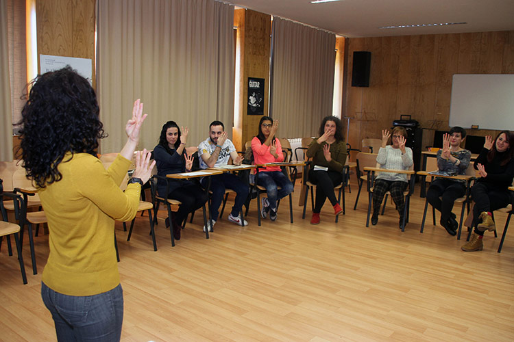 Una clase de lengua de signos en la Facultad de Educación de la ULE. | ICAL