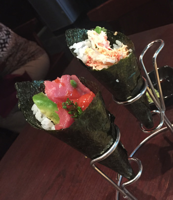Temaki Spicy tuna (atún picante) y temaki 'Minabo', con bogavante y mayonesa. | S.M.