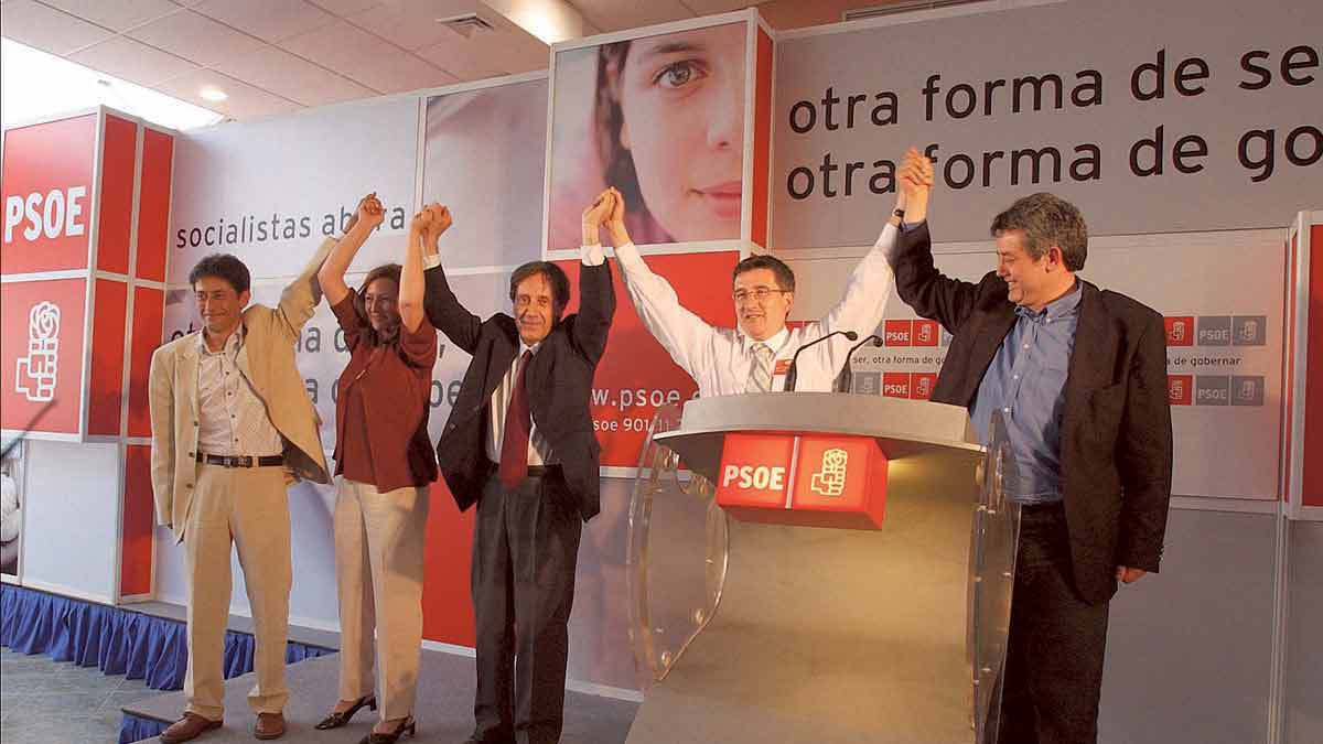 Hidalgo, Velasco, Villalba, Fernández y Martínez, en la noche electoral de mayo de 2003. | MAURICIO PEÑA