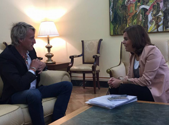 La vicepresidenta del Gobierno recibió hace unos días a Jesús calleja en su despacho de Madrid, según contó él en las redes sociales.