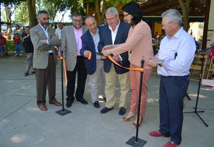Momento de la inauguración oficial de la feria.|P.F