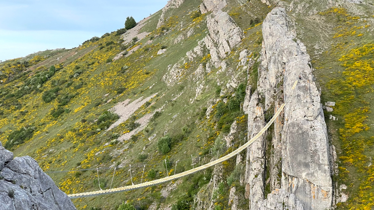 El recorrido total de la ferrata sobrepasa los 500 metros. | JOSÉ MARÍA ESCAPA
