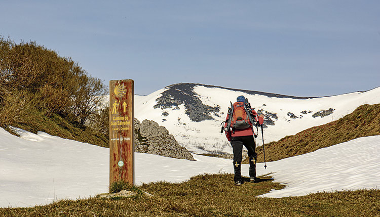Señalización del camino en su inicio. | VICENTE GARCÍA